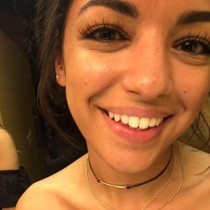 Meet your Posher, Monica